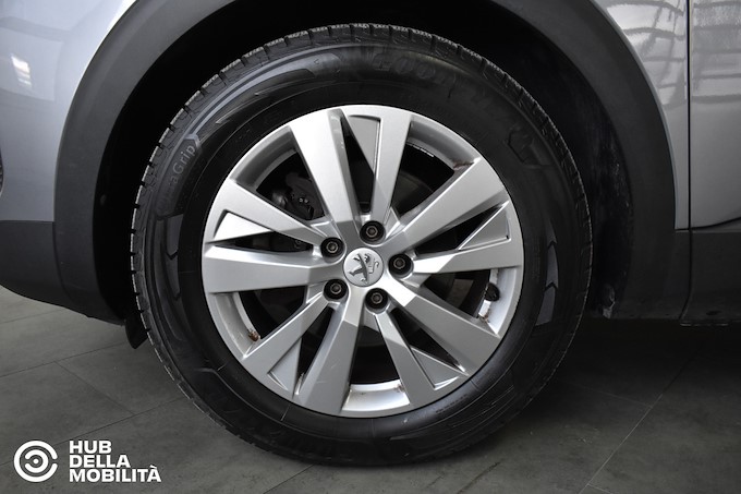 PEUGEOT 3008 BlueHDi 130 S&S EAT8 Active Business